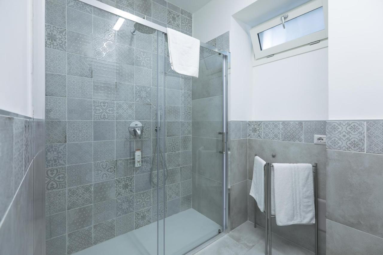 Ferienwohnung Blue Sapphire Como Cozy Flat In Center Of City Exterior foto